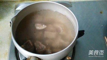 清炖牛肉汤的做法及配料,牛肉汤的做法及配料
