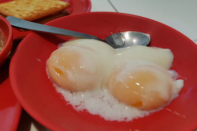 怎样做荷包蛋不散不起沫,水煮荷包蛋的技巧